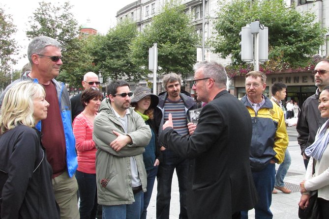 1916 Rebellion Walking Tour - See the Four Courts from across the Liffey