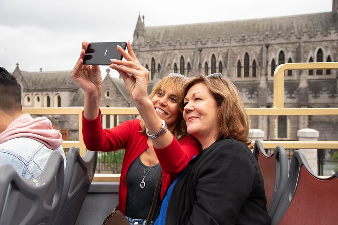 Big Bus Dublin Hop-on, Hop-off Sightseeing Tour with Live Guide - Whiskey stops and Guinness Storehouse