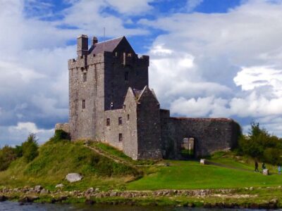 Cliffs of Moher and Galway Tour in Italian or Spanish