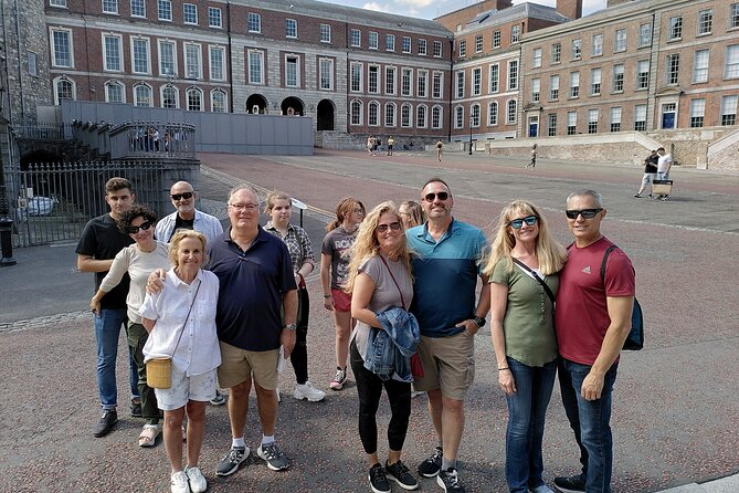 Complete tour of Dublin in Italian - Molly Malone’s Story and Dublinia’s Viking Links