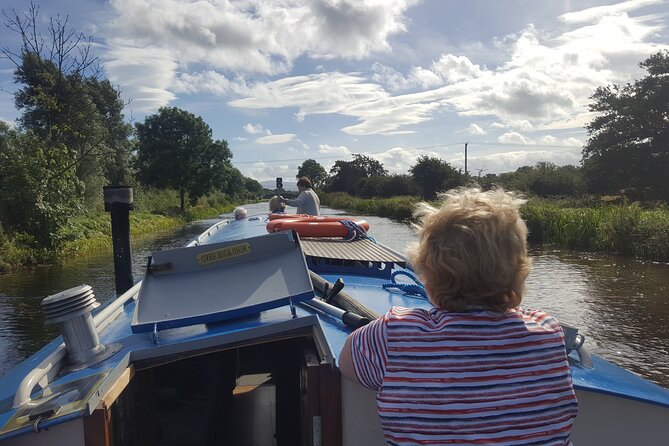 Digby Lock Cruise - Explore Ireland's Historic Grand Canal. - A canal trip, not a city-centre cruise
