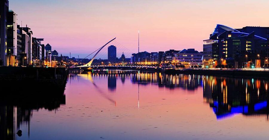 Dublin: Big Bus Panoramic Night Tour with Live Guide - Merrion Square and the south city