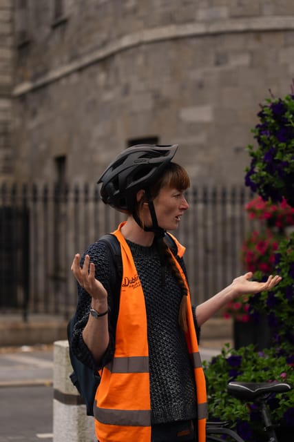 Dublin: Bike & E-Bike Tour with a Local Guide - E-bike or push bike: choose what suits you