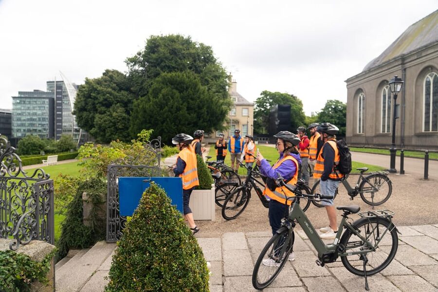 Dublin: Bike & E-Bike Tour with a Local Guide - Who should book this ride