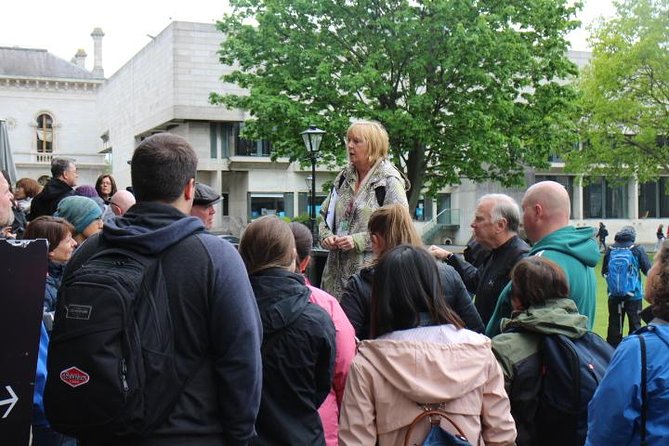 Dublin Book of Kells, Castle and Molly Malone Statue Guided Tour - Dublin Castle’s yards, towers and political past