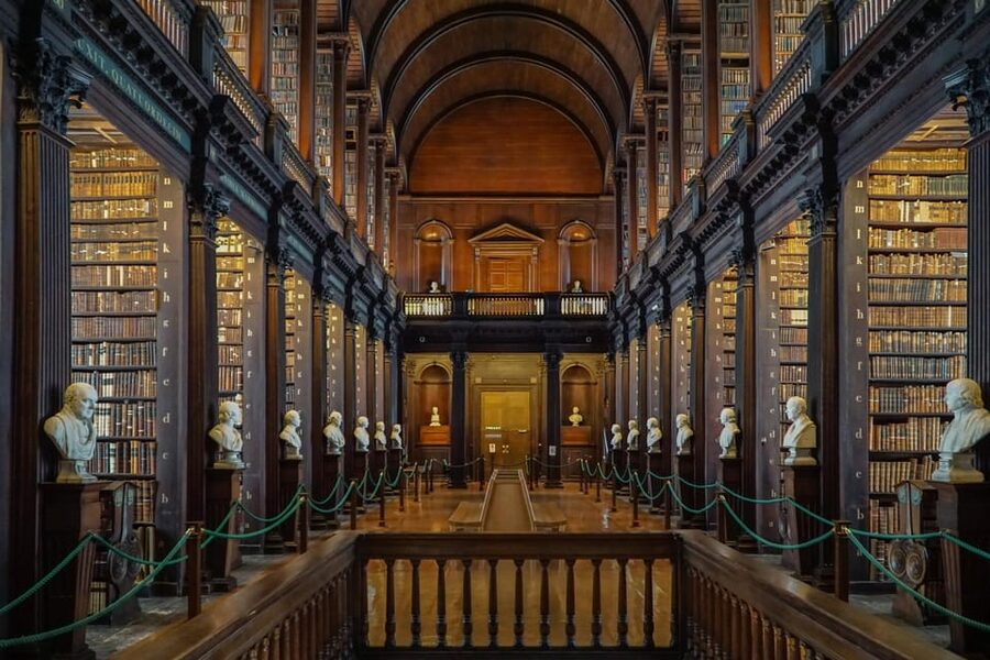 Dublin: Book of Kells, Dublin Castle and Christ Church Tour - City Hall and Dublin Castle: power, ceremony and courtyards