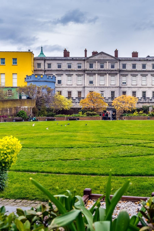Dublin: Book of Kells, Dublin Castle and Christ Church Tour - St. Andrew’s Church and Molly Malone