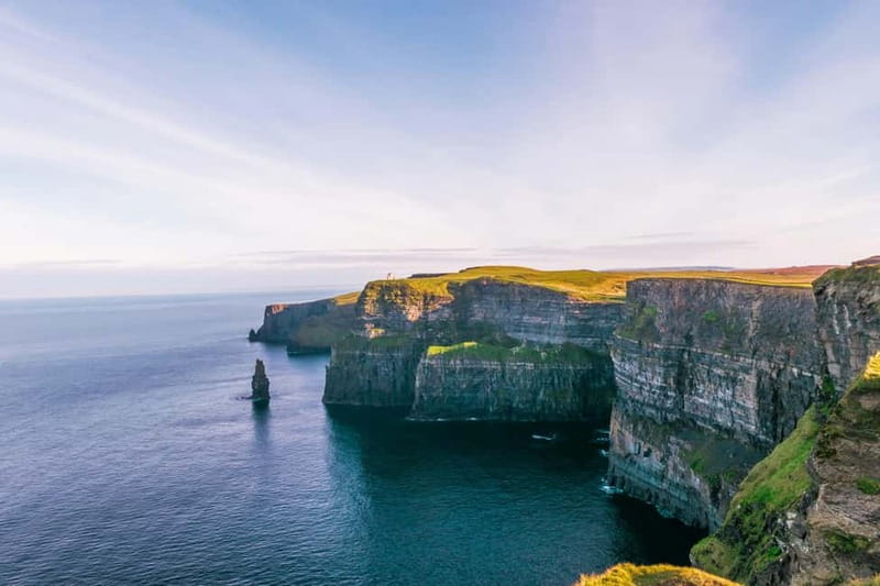 Dublin: Cliffs of Moher, Bunratty Castle and Ennis Day Trip - A long westbound day from central Dublin