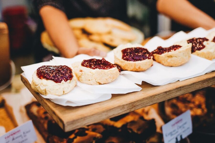 Dublin: Delicious Walking Food Tour - Crossing the Liffey for a wider food picture