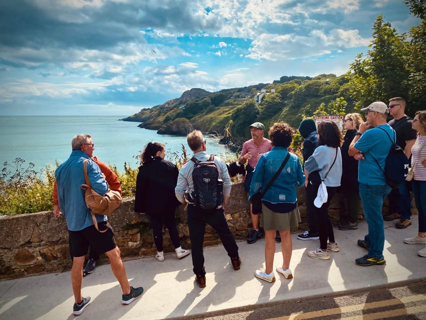 Dublin: Dublin Coastal Hike and Pints & Puppies - From Dublin to Howth’s harbor