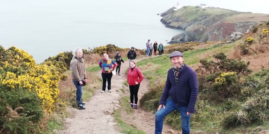 Dublin: Dublin Coastal Hike and Pints & Puppies - A pint and a friendly finish