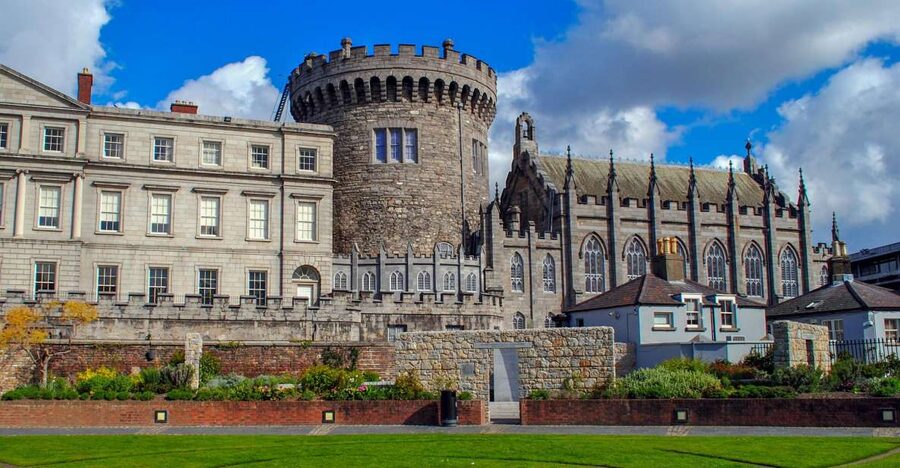 Dublin: Fast-Track Book of Kells Ticket & Dublin Castle Tour - Who should book this Dublin walk?