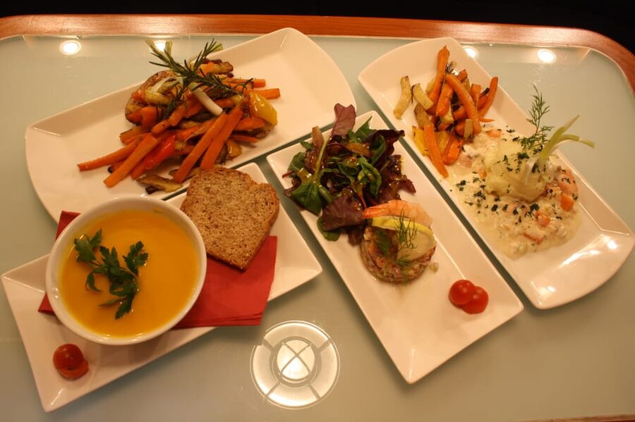 Dublin: Grand Canal Cruise with Dinner - Practical details for a smoother evening