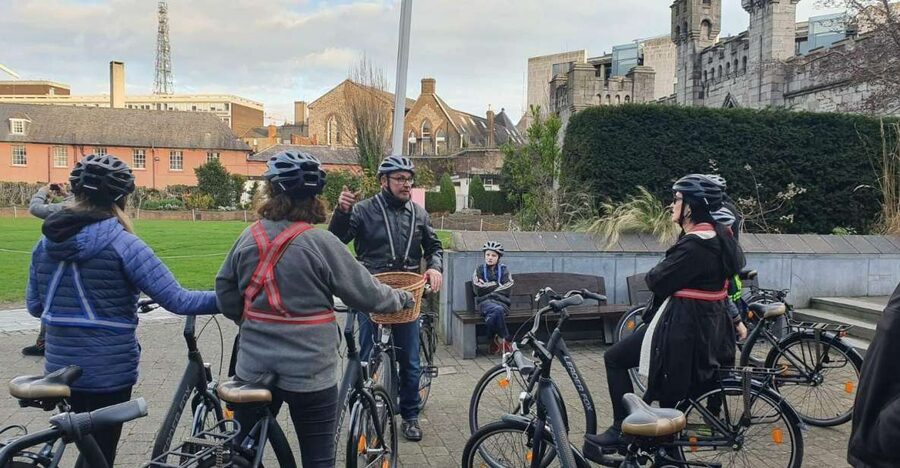 Dublin: Guided Bike & E-Bike Tour - From canals and the Liffey to Georgian Dublin