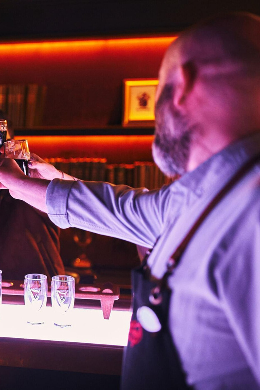 Dublin: Guinness Storehouse Connoisseur Experience - Gravity Bar puts a city view on the final pint