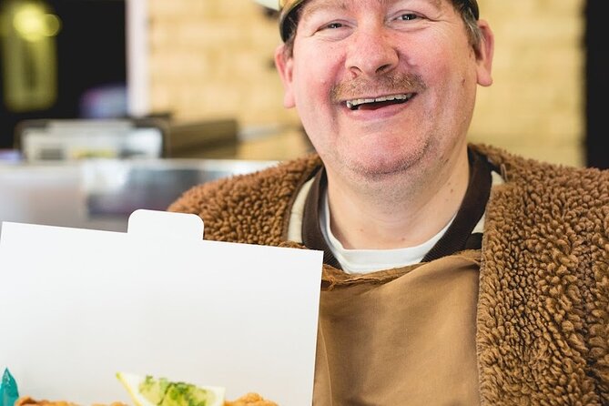 Dublin Historical Centre Food Tour with 8 Food Tastings & Drinks - The guide is part of the meal