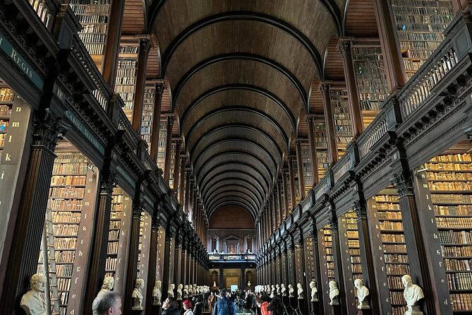 Dublin in a Day: Dublin Castle, Book of Kells, Guinness & Whiskey - Lunch before whiskey and stout