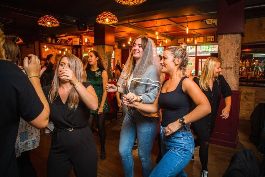 Dublin: Irish Music and Dance Show with Dance Lesson - FAQ