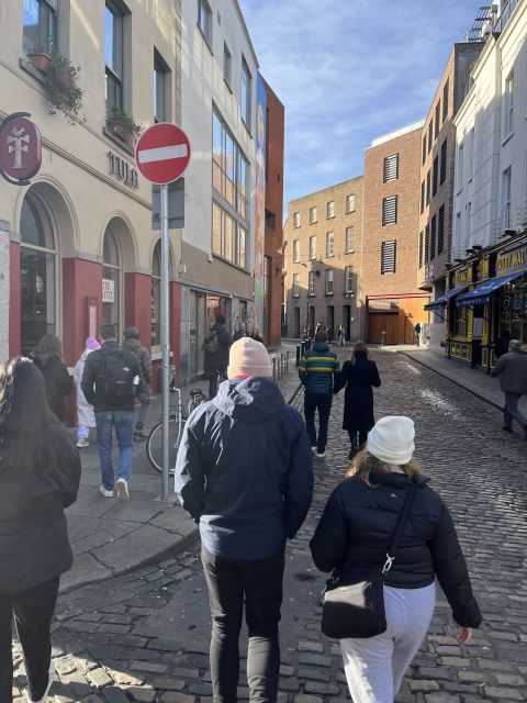Dublin: Macabre History Walking Tour - Storytelling is the main attraction