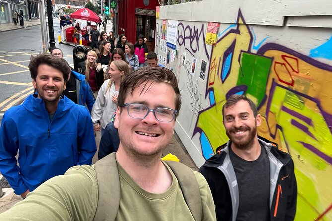 Dublin Out-Off-Tourist-Path Pub Tour and Tastings with a Local - Traditional music, with a flexible final stop