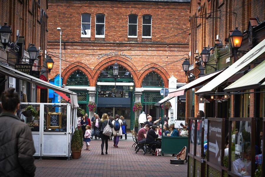 Dublin: Private City Tour in German - A Dublin walk built around your interests
