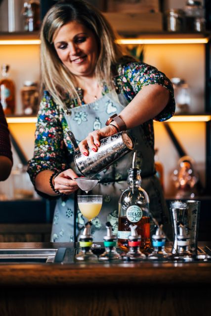 Dublin: Roe and Co Distillery Cocktail Workshop Experience - Choose Flavours for a cocktail built around your palate
