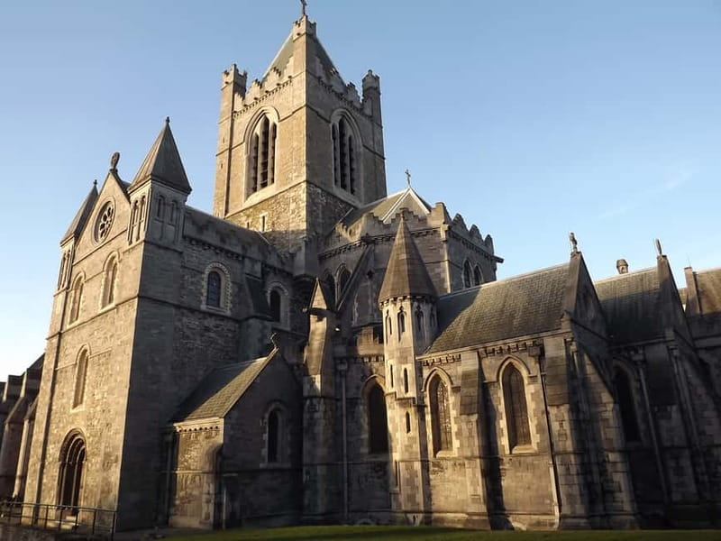 Dublin: Sightseeing Walking Tour in German - Starting at the Tree of Gold on Dame Street