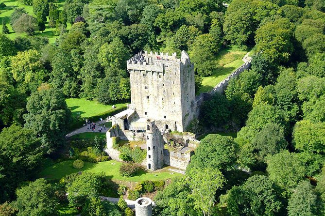 Dublin to Cork, Blarney Castle & Cóbh Heritage Centre by train - Lunch and free time in Blarney village