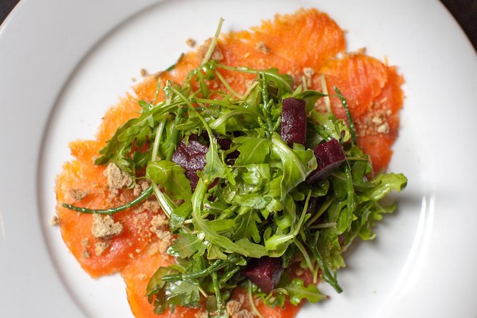 Dublin Traditional Irish 3 Course Meal Walking Tour with Local - Three courses, served across Dublin