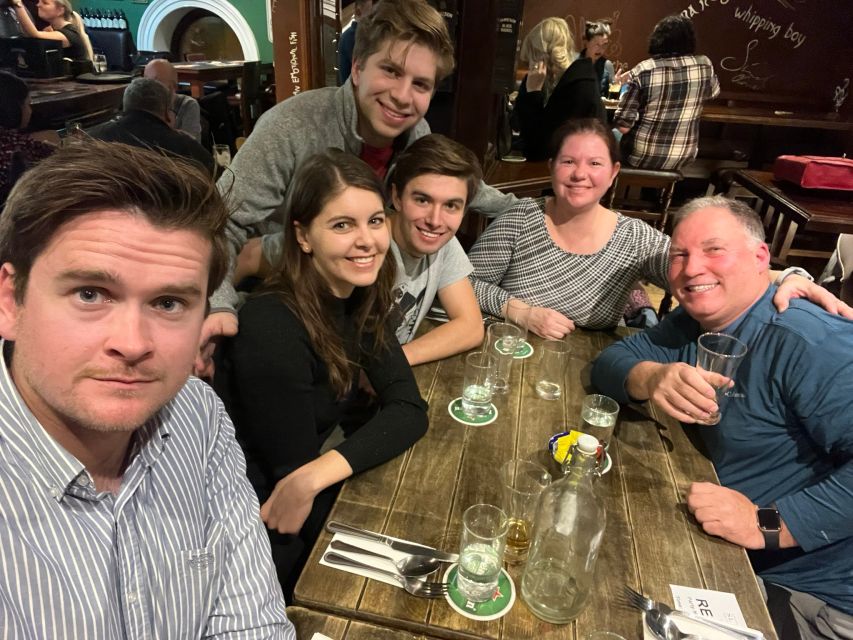 Dublin: Traditional Pub Walking Tour - Guinness in a Dublin pub