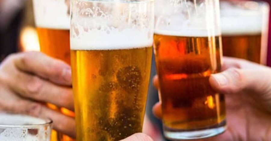 Dublin: Traditional Pubs Walking Tour with Local Guide - Four pubs, four chances to see how Dublin drinks