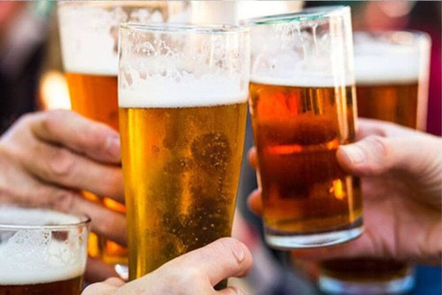 Dublin: Traditional Pubs Walking Tour with Local Guide - The guide is the difference between a crawl and a story
