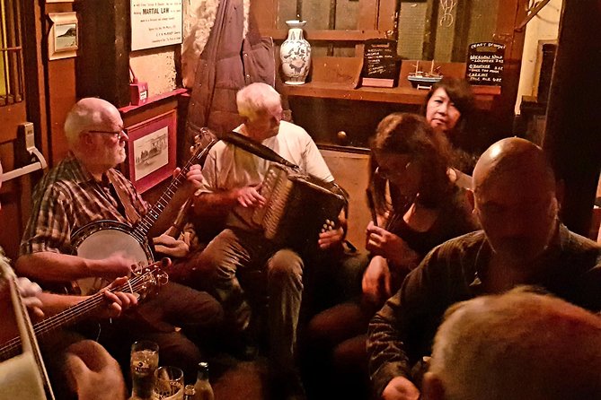 Dublin & Wicklow Mountain Pub Tour small group tour max 15 people - What the group size and guide add