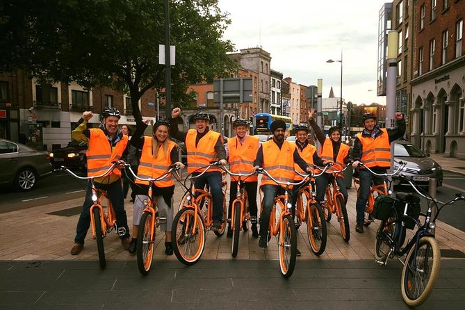 E-Bike & Bike Tour with a Local Guide in Dublin - Dublin Castle and the cathedral stops
