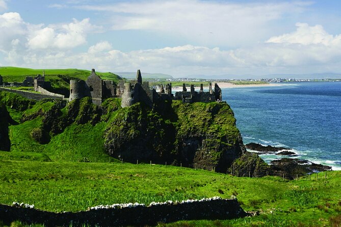 Giant's Causeway with the Titanic Exhibition and the best of Northern Ireland - Giant’s Causeway: the day’s natural centerpiece