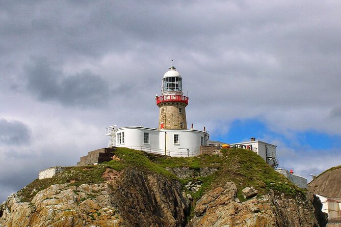 Howth Cliffs and Ireland's Eye Ferry Boat Tour - Commentary: useful when it works