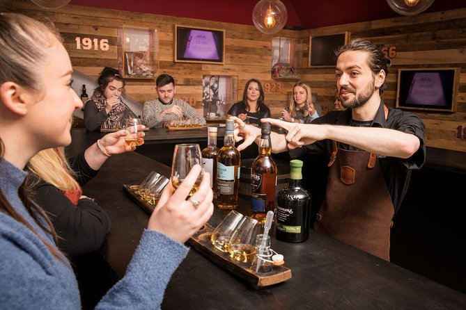 Irish Whiskey Museum: Whiskey Blending Experience - Stories before the tasting