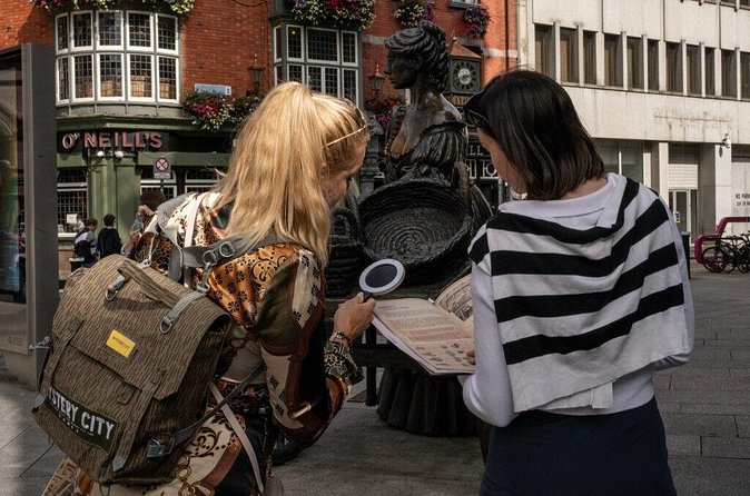 Private Dublin Treasure Hunt Self Guided Tour - Rain, wind and finding a place to think