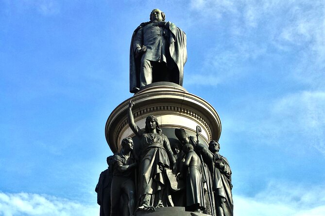 Private Fantastic Walking Tour of Dublin - City Hall and a conditional interior visit