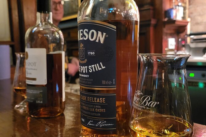 Pub Crawl Walking Tour Through the Heart of Irelands Capital - The useful details at a glance