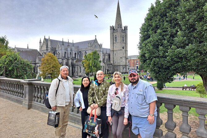St Patrick's Cathedral, Book of Kells and Dublin Castle Tour - Molly Malone: a short pause with a familiar song