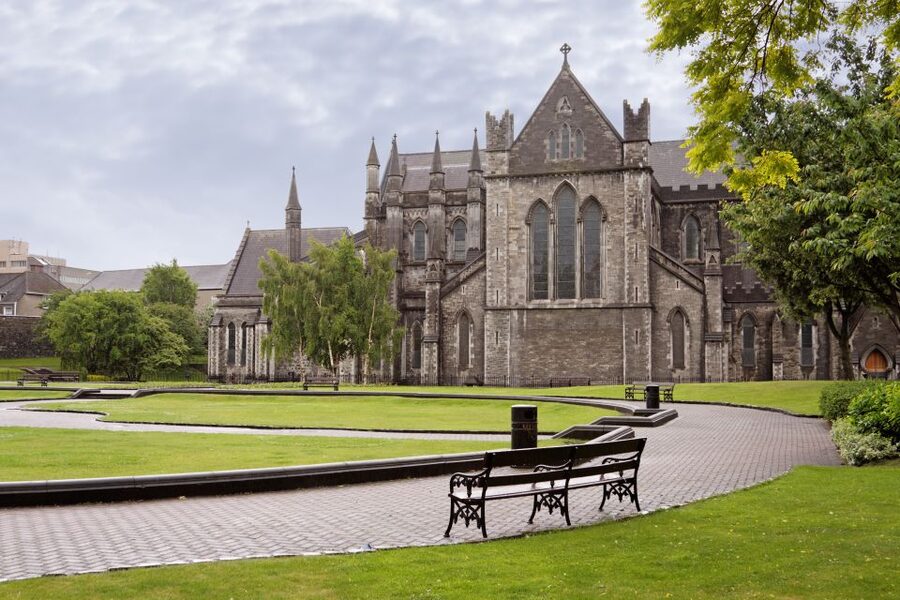 St Patrick's Cathedral: Self-Guided Cathedral Admission - Choosing audio, a live guide or your own pace