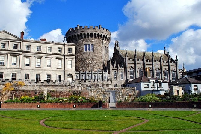 The Best of Dublin - Highlights and Hidden Corners - Temple Bar and the streets between the landmarks