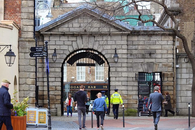 The Best of Dublin - Highlights and Hidden Corners - Starting on Dame Street