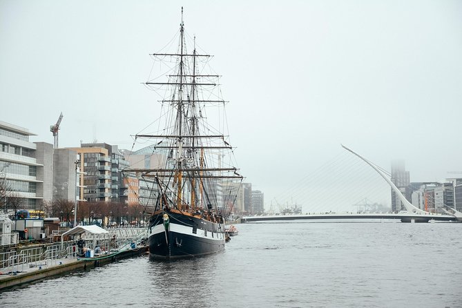 The History of Dublin With Locals: 1916 Easter Rising PRIVATE Tour - A city walk built around the Rising