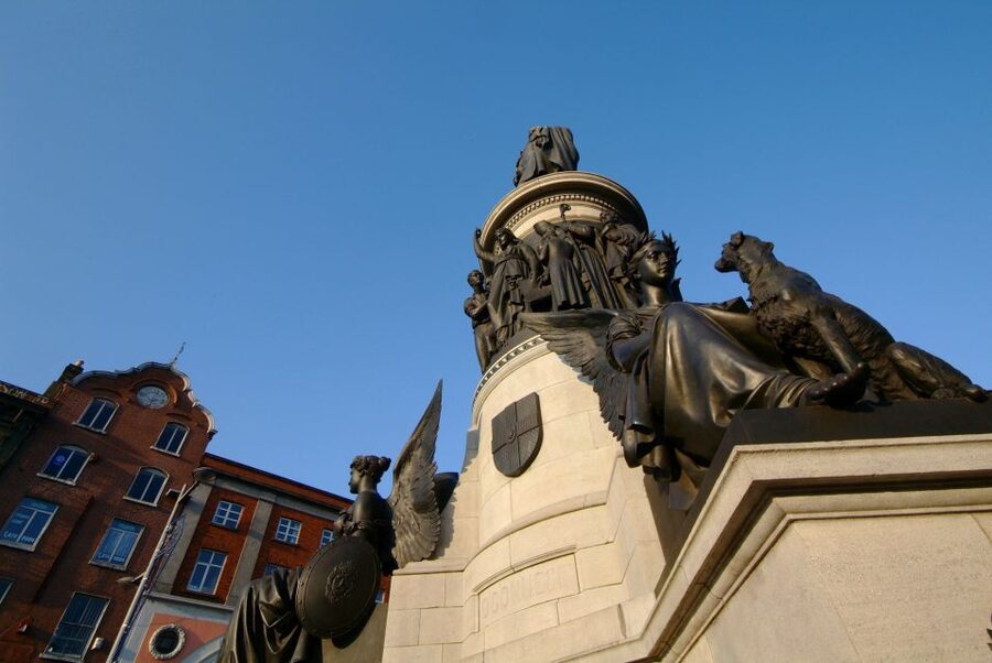 Walking Tour of Dublin - Trinity College and Dublin’s literary side